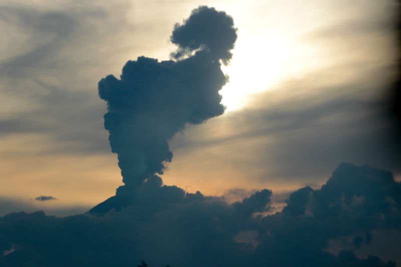 Popocatépetl registra explosión con fragmentos incandescentes (+video). Noticias en tiempo real
