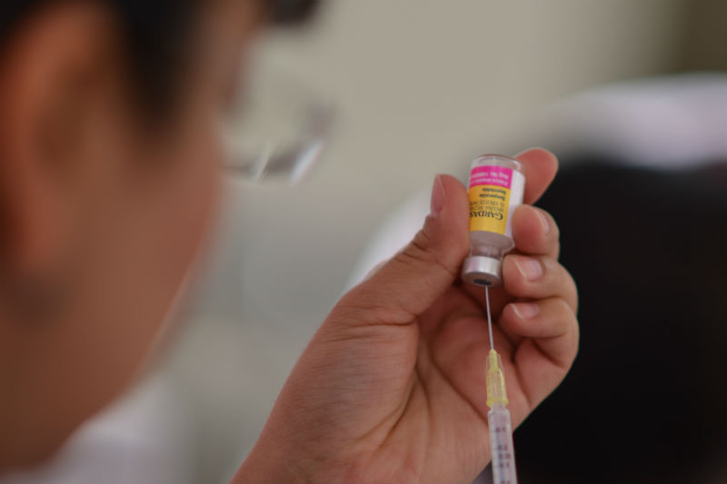 Suspensión de vacunas contra VPH en Japón podría causar miles de muertes. Noticias en tiempo real