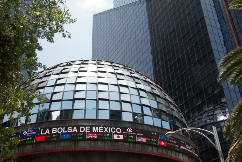 Bolsa mexicana pierde tras incremento tensiones China-EEUU, atenta a reportes trimestrales. Noticias en tiempo real