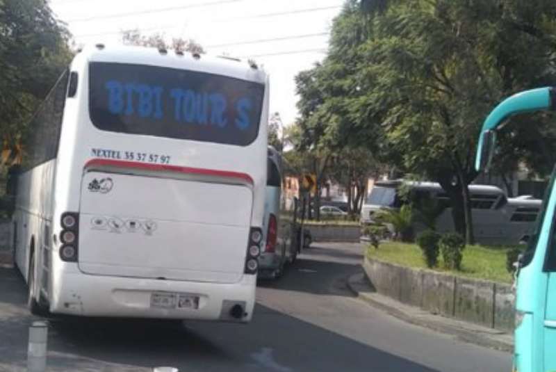 Transportistas complican la circulación en Insurgentes norte. Noticias en tiempo real