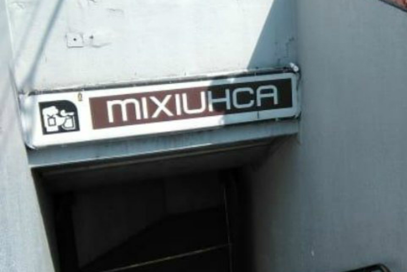 Hombre de 40 años fallece en las escaleras del Metro Mixiuhca. Noticias en tiempo real