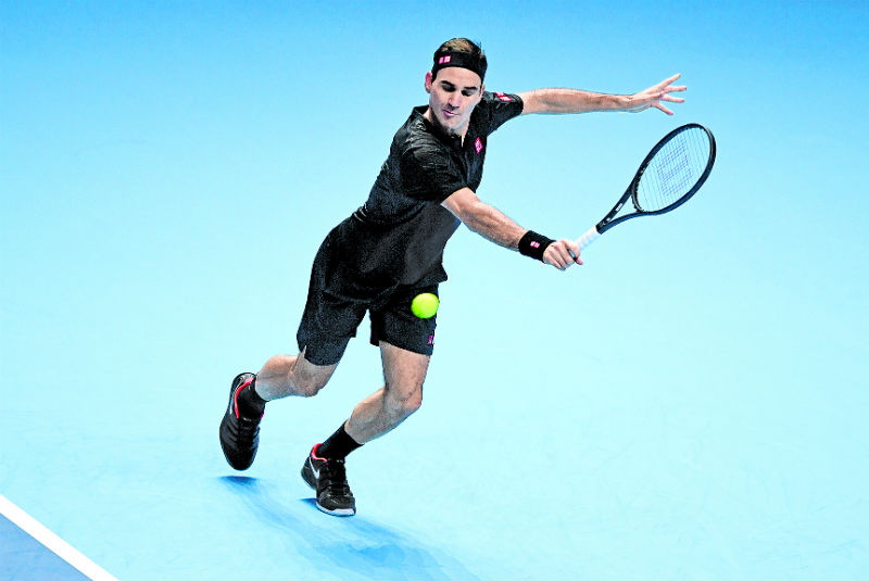 Roger Federer vence a Mateo Berrettini y sigue con vida en las ATP Finals. Noticias en tiempo real