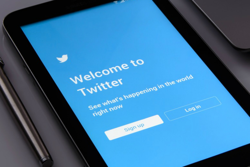 Twitter probará marcadores de colores para evitar Fake News. Noticias en tiempo real
