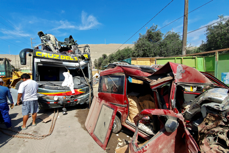 Accidente de autobús provoca la muerte de 16 personas en Perú. Noticias en tiempo real
