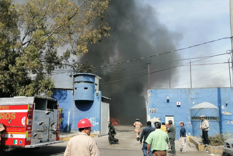 Explosión de tanque de gas provoca evacuación de 800 personas en Ecatepec. Noticias en tiempo real