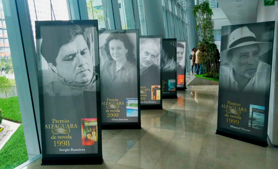 Escritor mexicano gana Premio Alfaguara de Novela. Noticias en tiempo real