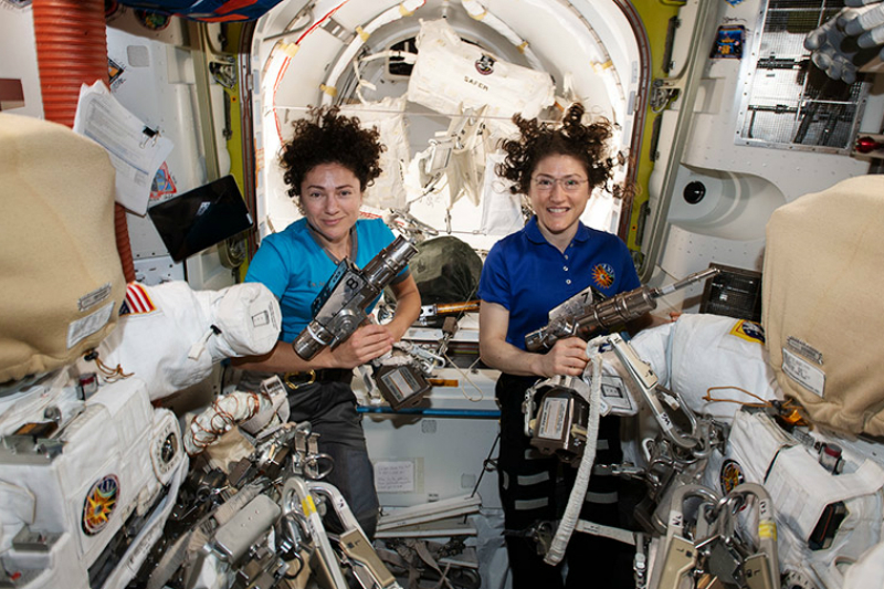 Astronautas Koch y Meir realizan caminata espacial (+en vivo). Noticias en tiempo real