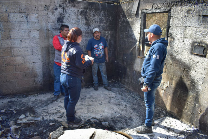 Gobierno de Naucalpan de ayuda en zona afectada por incendio. Noticias en tiempo real
