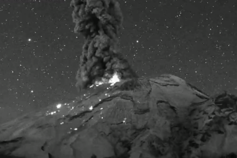 Popocatépetl lanza explosión con material incandescente (+video). Noticias en tiempo real