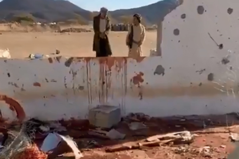 Ataque a campamento militar en Yemen deja 60 muertos (+video). Noticias en tiempo real