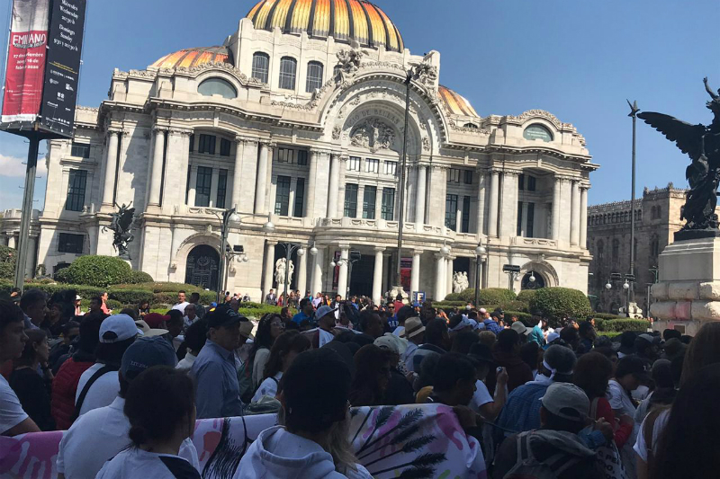 Mujeres protestan en Bellas Artes por asesinatos de activistas. Noticias en tiempo real