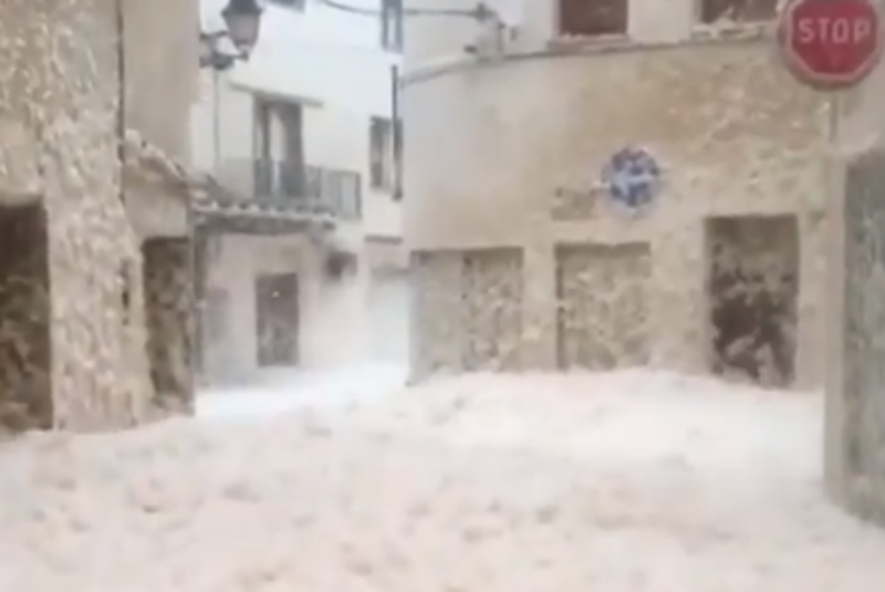 Por tormenta Gloria, ola de varios metros barre una región de Cataluña (+video). Noticias en tiempo real