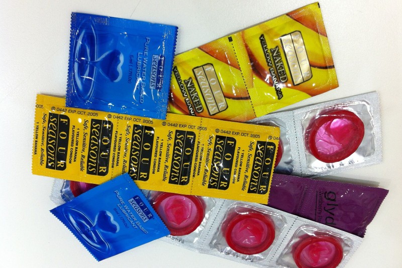 A un día de San Valentín, regalan más de 100 mil condones en el Metro. Noticias en tiempo real