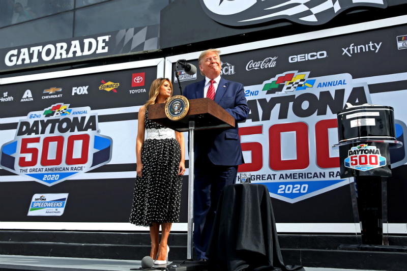 Trump da una vuelta a la pista del Daytona 500 en Florida (+video). Noticias en tiempo real