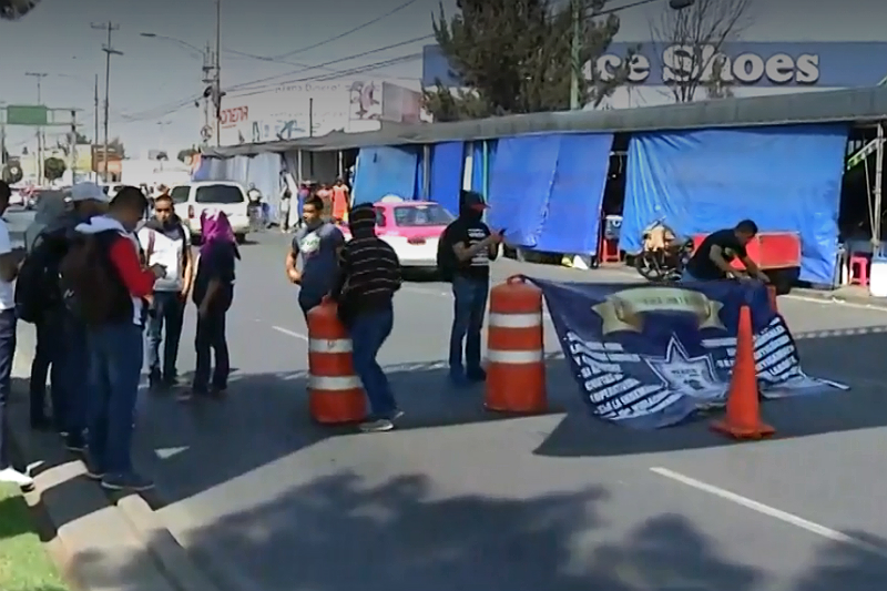 Ex trabajadores de la Policía Federal bloquean en Periférico Oriente (+foto+video). Noticias en tiempo real