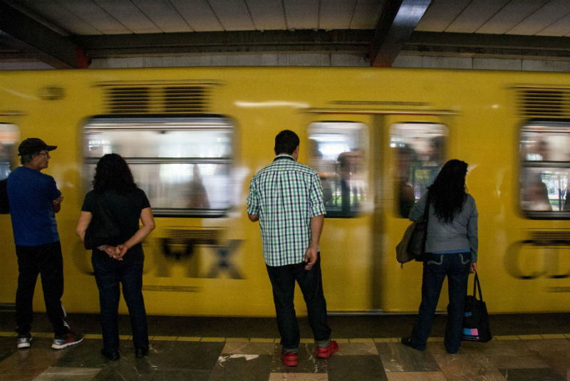 Usuarios reportan retrasos y fallas en Línea 2 del Metro. Noticias en tiempo real