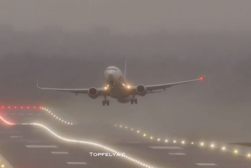 Cancelan en Europa cientos de vuelos por tormenta Ciara. Noticias en tiempo real