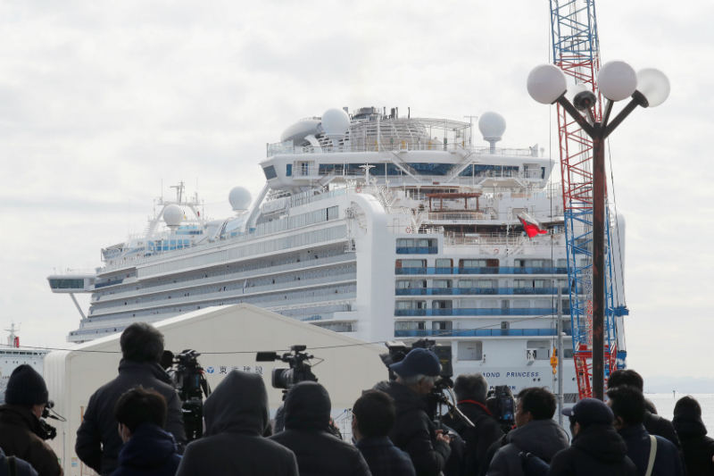 Pasajeros del crucero de Japón comienzan a desembarcar tras cuarentena por coronavirus. Noticias en tiempo real