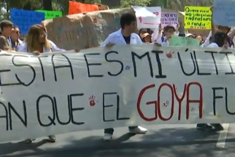 Estudiantes de la UNAM bloquean insurgentes; exigen nuevo director de Medicina Veterinaria (+video). Noticias en tiempo real