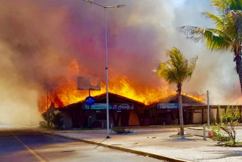Reportan fuerte incendio en plaza turística de Tapachula, Chiapas (+fotos+video). Noticias en tiempo real