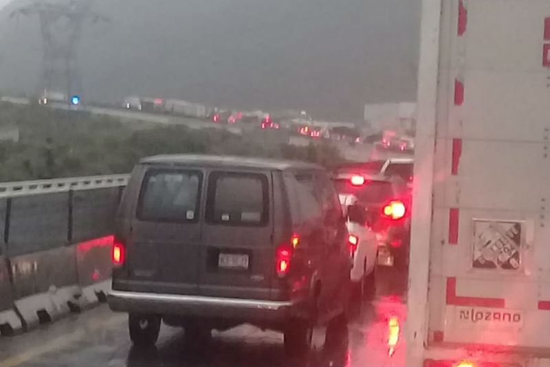 Cierran tramo de autopista Saltillo-Monterrey por neblina. Noticias en tiempo real