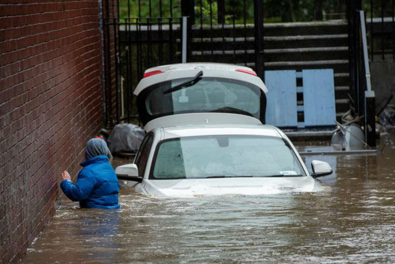 Persisten advertencias de inundación en Reino Unido por tormenta Dennis. Noticias en tiempo real