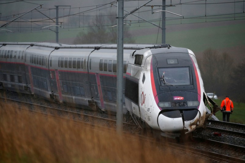 Descarrilamiento de tren en Francia deja 21 heridos. Noticias en tiempo real