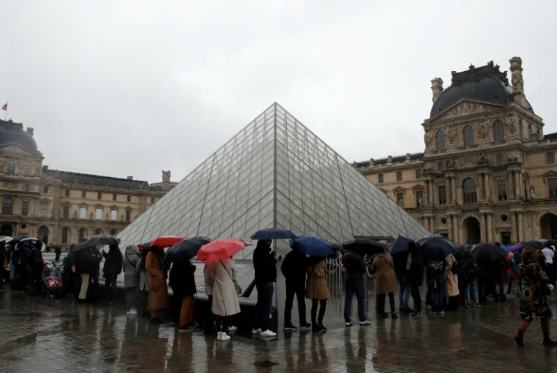 Museo Louvre de París cierra por coronavirus. Noticias en tiempo real