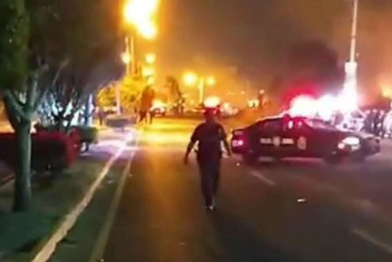 Autobomba explota en Celaya; descartan lesionados (+video). Noticias en tiempo real