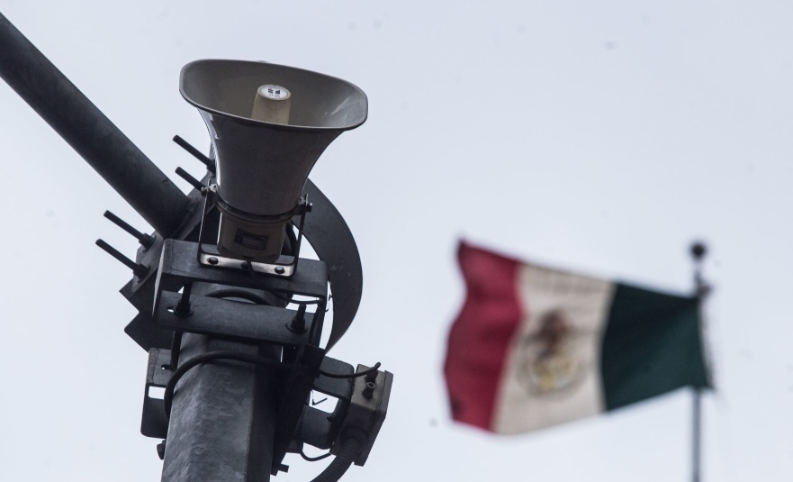 Con altavoces, policías de Chihuahua exhortan a quedarse en casa. Noticias en tiempo real