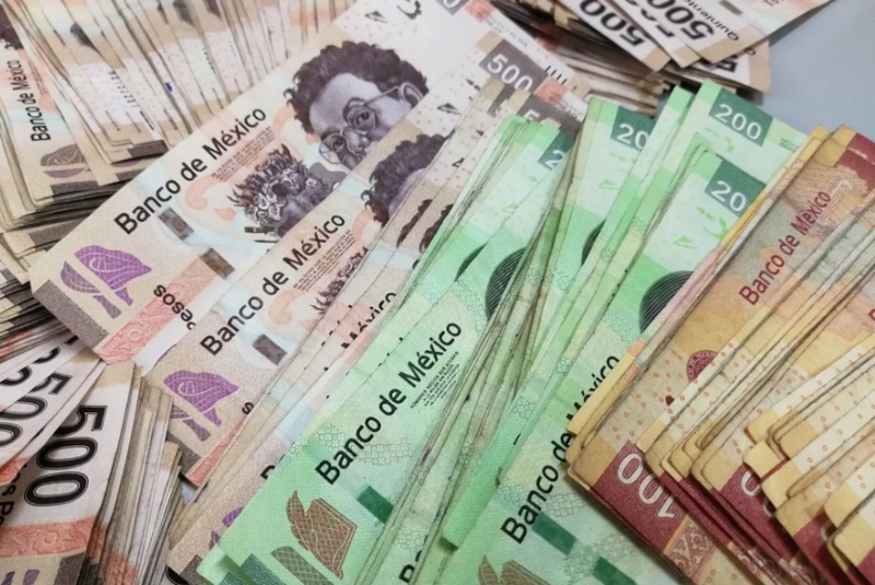 Baja dólar interbancario 1.83 pesos durante la semana y cierra en 22.22. Noticias en tiempo real