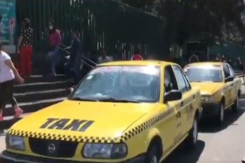 Taxistas de Querétaro lanzan iniciativa de transporte gratuito para médicos y enfermeras (+video). Noticias en tiempo real