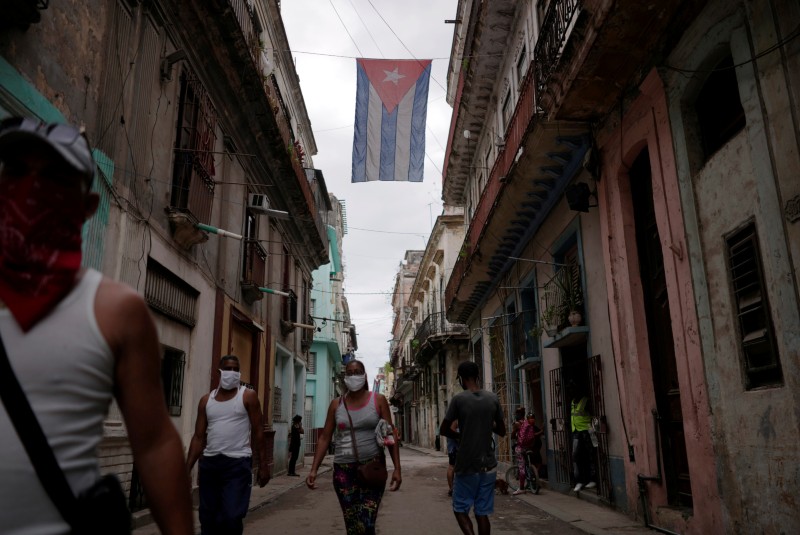 EU pone a Cuba en lista de países que no colaboran en terroristas