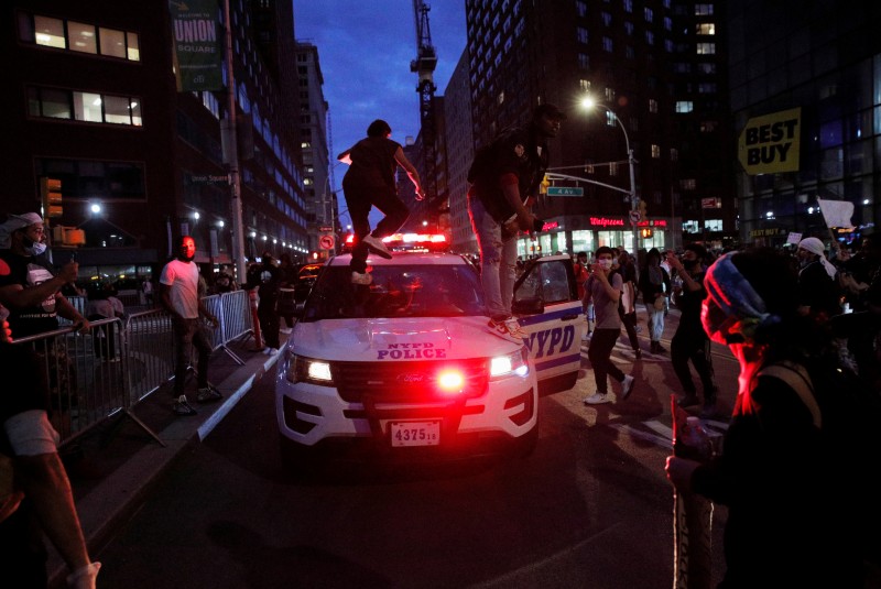 Van más de 700 detenidos por protestas en Los Ángeles y Nueva York. Noticias en tiempo real