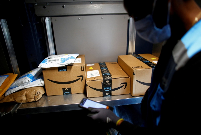 Amazon ofrece trabajo permanente a 125 mil empleados zafrales. Noticias en tiempo real