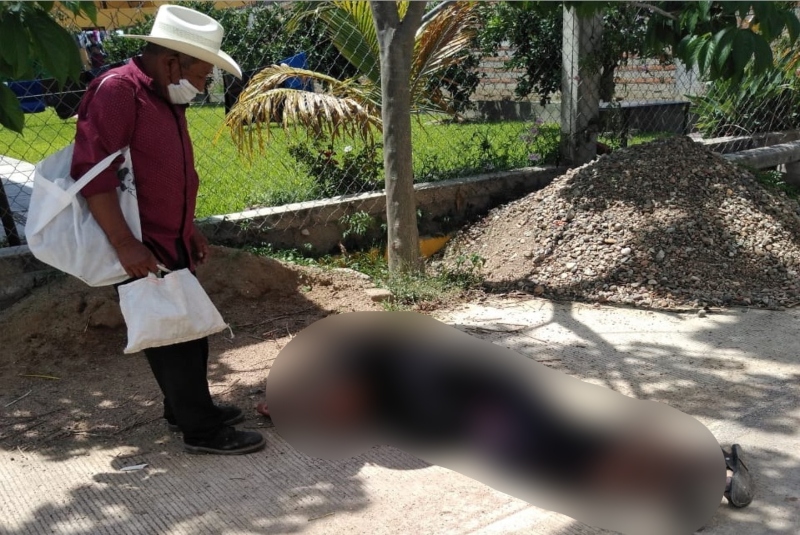 Muere en la calle hombre que buscaba ayuda por presunto Covid-19 en Oaxaca. Noticias en tiempo real