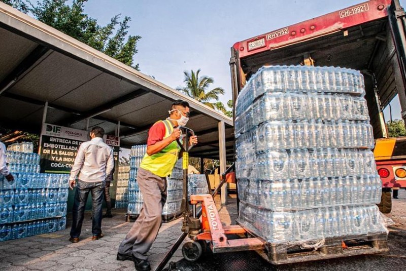 Coca-Cola FEMSA dona al gobierno de Guerrero más de 60 mil botellas de agua para personal de salud. Noticias en tiempo real