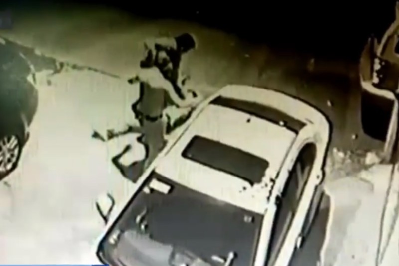 Habitantes de Iztapalapa golpean y detienen a ladrón de autos (+video). Noticias en tiempo real
