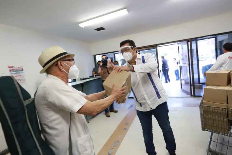 Alcalde de Ciudad Juárez entregó apoyos alimenticios a 200 familias. Noticias en tiempo real