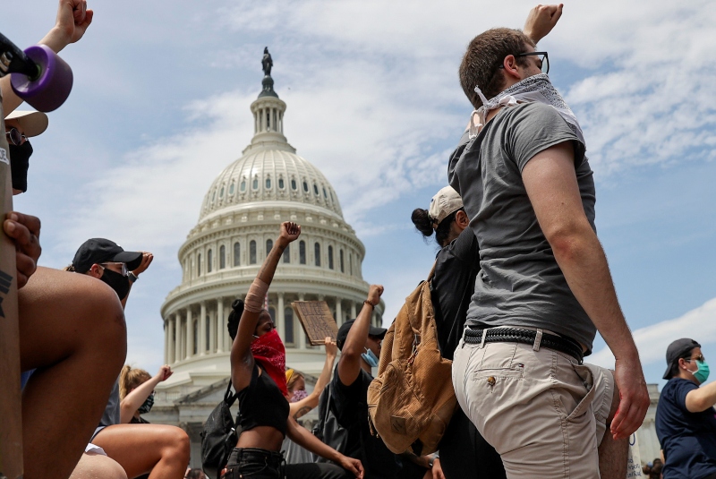 Washington se prepara para gran protesta; autoridades tratan de limitar a la policía. Noticias en tiempo real