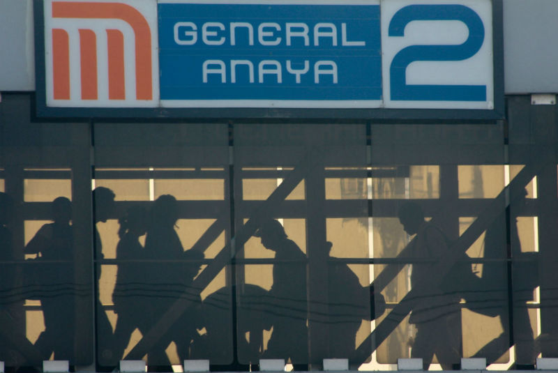 Muere hombre al arrojarse a las vías en Metro General Anaya. Noticias en tiempo real