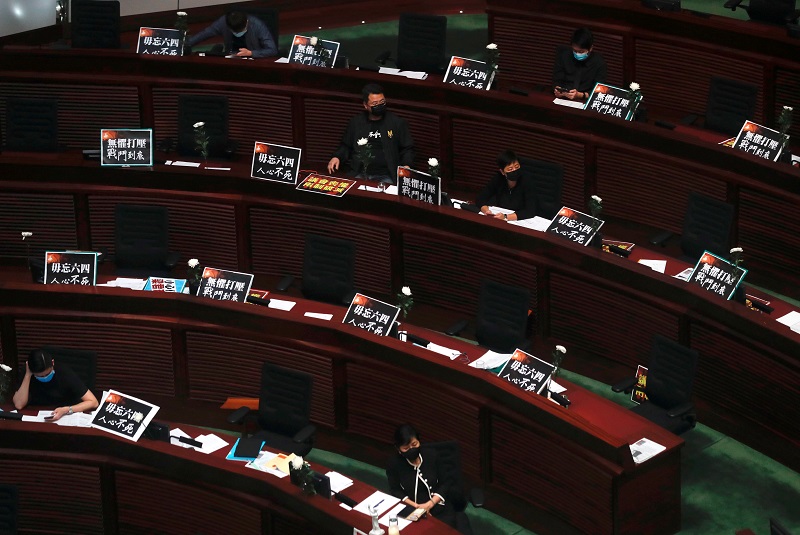 Hong Kong aprueba ley para castigar ofensas sobre el himno nacional chino. Noticias en tiempo real