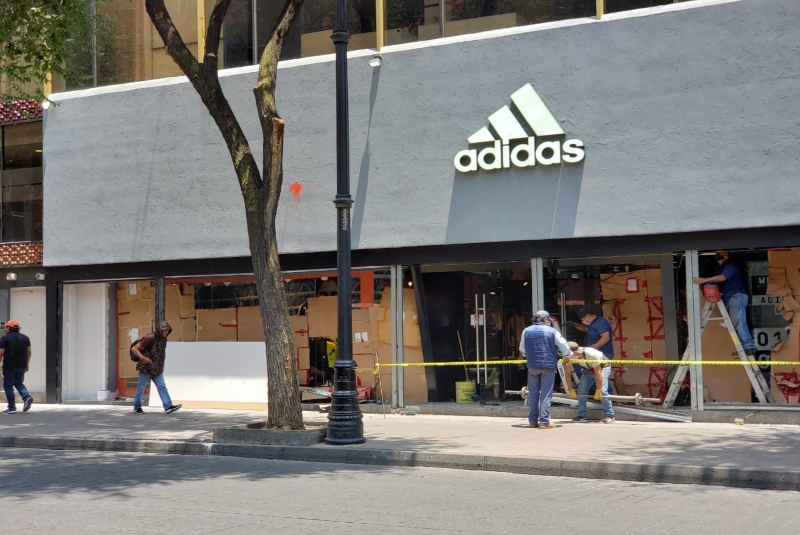 robo a tienda Adidas en el Centro Histórico, anarquistas reservan el derecho a declarar 24 Horas