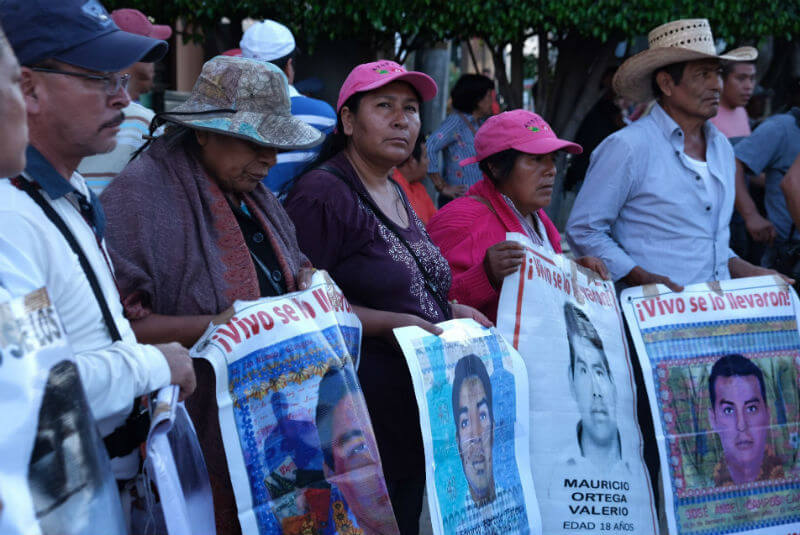 Aprehenden a dos integrantes de la AIC por caso Ayotzinapa. Noticias en tiempo real