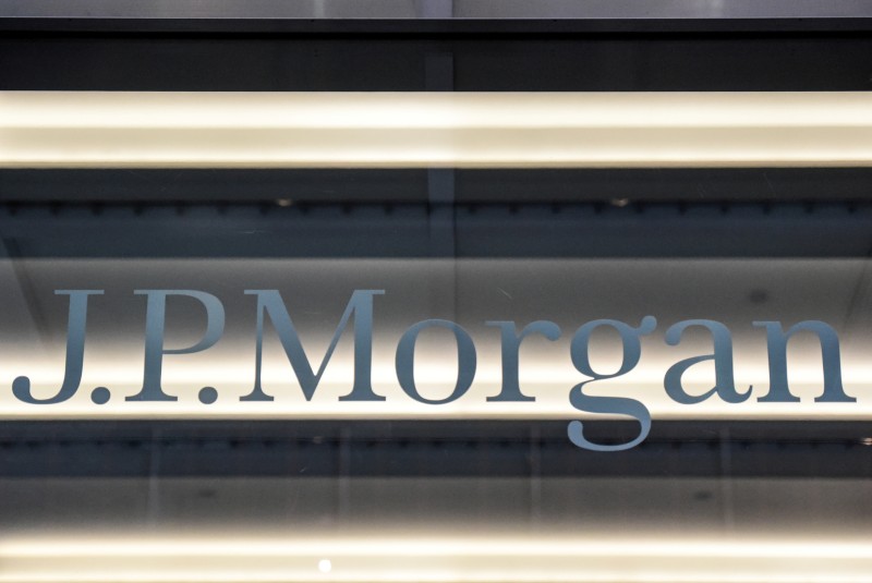 JPMorgan supera previsiones por negocio intermediación; espera difícil recesión. Noticias en tiempo real
