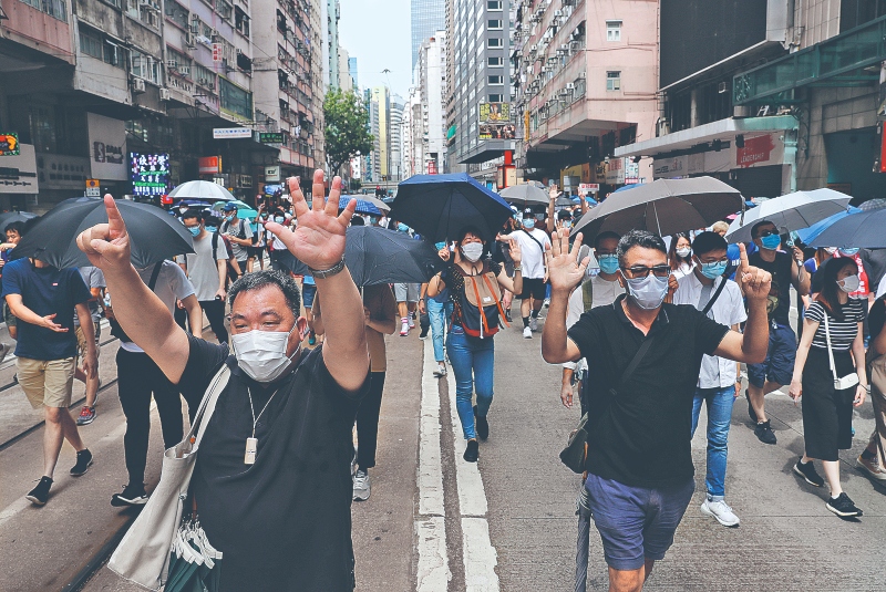 Hong Kong estrena ley con detenciones. Noticias en tiempo real