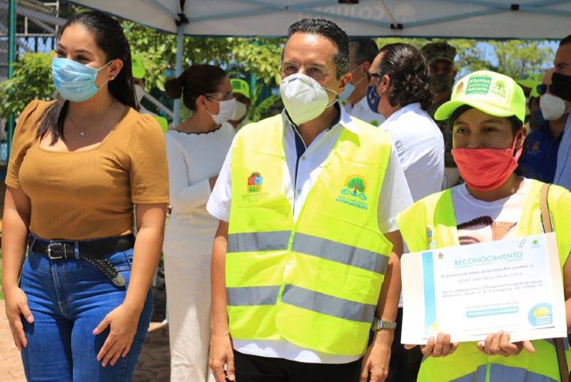 Carlos Joaquín entrega un millón de apoyos alimentarios y reconoce la labor de brigadistas y voluntarios. Noticias en tiempo real