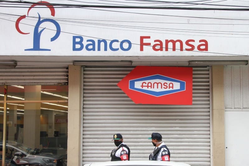 Pensionados del IMSS que recibían pago en Famsa deben registrar nueva cuenta bancaria. Noticias en tiempo real