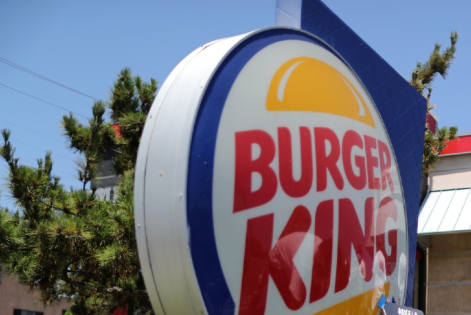 ¿Lo hackearon? Burger King se vuelve tendencia por inusual publicación (+memes). Noticias en tiempo real