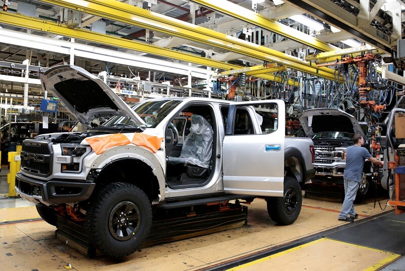 Ford podría cerrar plantas en EU por falta de motores hechos en México. Noticias en tiempo real